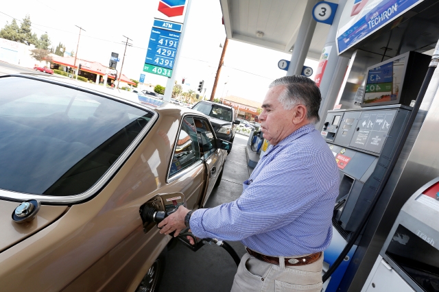 Los estándares de calidad de la gasolina en California son más altos que en el resto del país, lo que lleva a tener un mercado que depende de las refinerías que operan dentro del estado.