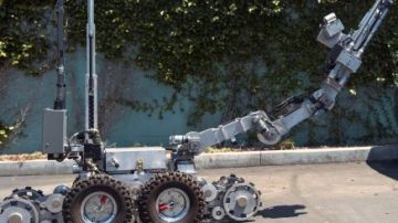 Un robot similar fue mostrado en un recorrido ofrecido a La Opinión por el LAPD en el 2014.