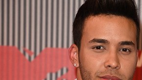 El cantante Prince Royce hasta pasó desapercibido en la alfombra roja, y durante el show su participación fue solamente comercial.