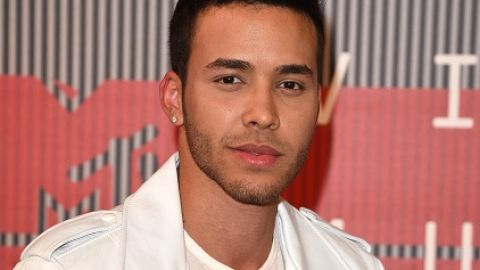 El cantante Prince Royce hasta pasó desapercibido en la alfombra roja, y durante el show su participación fue solamente comercial.