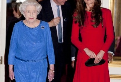 Al parecer los gustos en colores no es lo único que contrasta entre la reina Isabel II y Kate Middleton, duquesa de Cambridge.