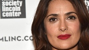 La actriz mexicana Salma Hayek habló desde su carrera hasta la política y su natal México.