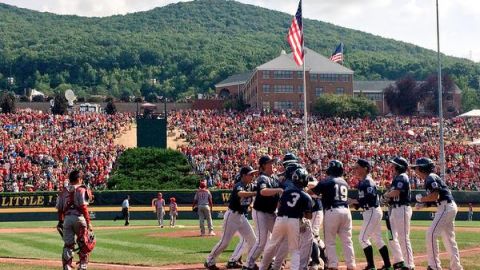 Una verdadera fiesta se vivió el domingo en el estadio Lamade de Williamsport, donde el equipo local no pudo con el poder japonés.