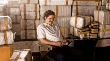 En una escena que dice más que mil palabras está Wagner Moura en su personaje como Pablo Escobar Gaviria.