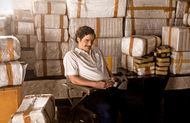 En una escena que dice más que mil palabras está Wagner Moura en su personaje como Pablo Escobar Gaviria. 