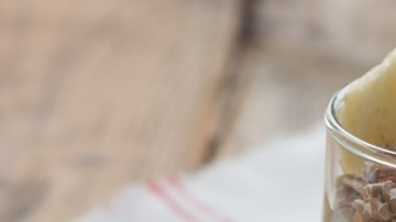 Yogur con banana y granola