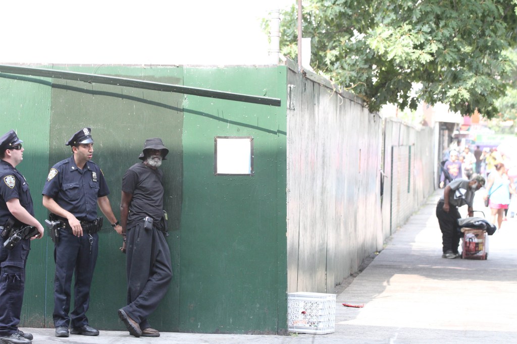 Las quejas por las presencia de desamparados se han disparado en la ciudad.