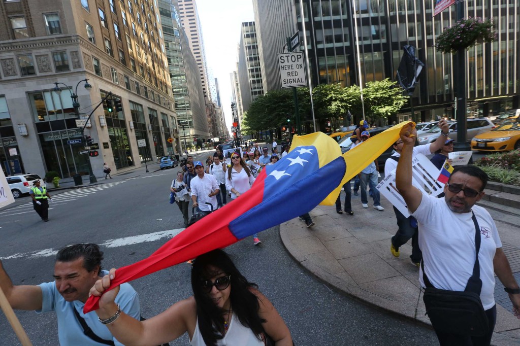 09-19-2015_017_Venezuela_Colombians