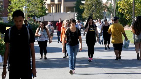 En este ciclo se calcula que el 64% de los estudiantes de nuevo ingreso es hispano, reflejo de una efectiva campaña de reclutamiento en preparatorias cercanas, con un alumnado mayormente latino.