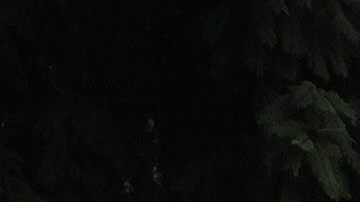 Miles marchan con pancartas en Ciudad de México en el aniversario de la desaparición de 43 estudiantes de la Escuela Normal Rural de Ayotzinapa.