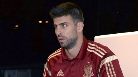 Piqué salió escaldado de Gijón.