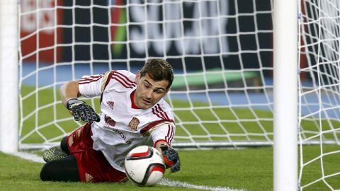 Iker Casillas durante un entrenamiento de la 'Furia Roja'.