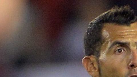 Tevez se salvó por un pelo de una gran suspensión.