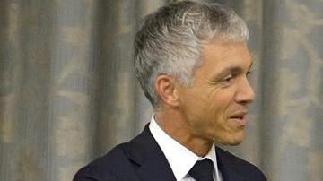 El fiscal general de la Confederación Helvética, Michael Lauber saluda a su homóloga estadounidense, Loretta Lynch.