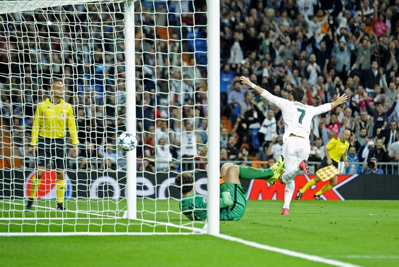Cristiano en el festejo de uno de sus goles de penal.