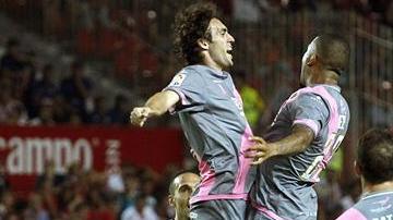 El festejo de Bebe para el Rayo Vallecano.