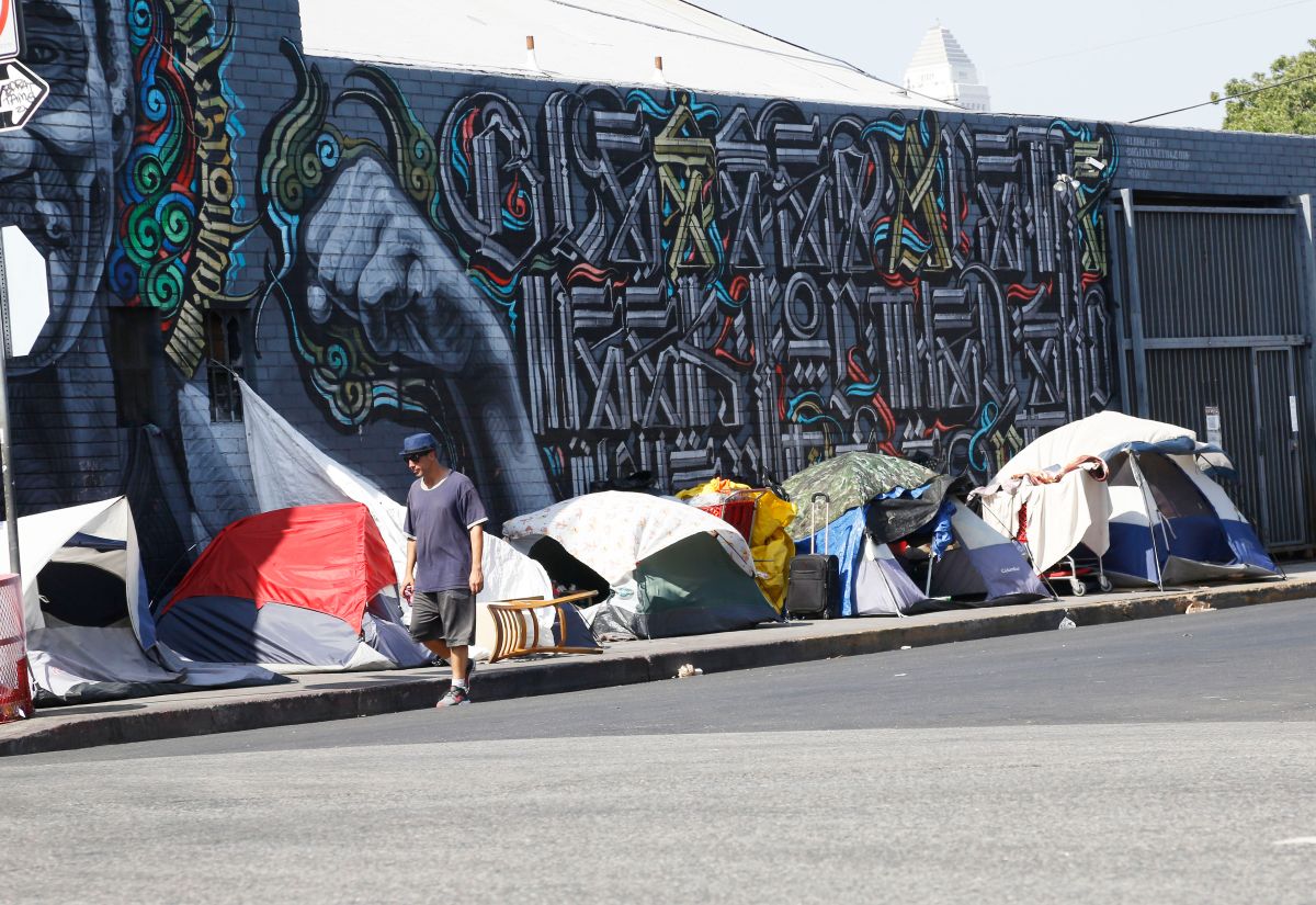Aumenta la cantidad de mujeres sin hogar en LA. (Foto: Ciro César/La Opinión)
