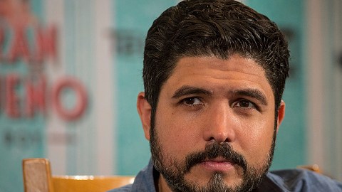 El director de cine Alejandro Gómez Monteverde está de luto.