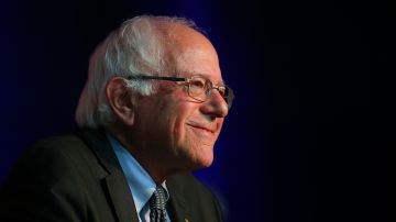 Bernie Sanders usará la historia de su padre, inmigrante polaco, para conectar con inmigrantes latinos en Nevada.