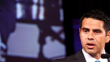 César Conde pasó de liderar Univision a ser el futuro presidente de Telemundo.