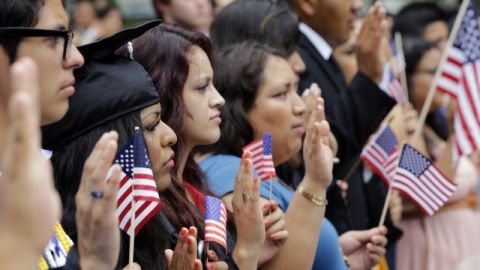 La tasa de nacionalización de los inmigrantes mexicanos legales es mucho menor de la de los procedentes de Oriente medio.