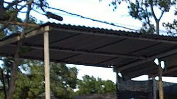 Decenas de estudiantes cruzan desde Venezuela a Colombia por un corredor humanitario habilitado por las autoridades venezolanas para retomar sus clases, interrumpidas desde hace dos semanas por el cierre de la frontera,