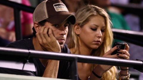 Enrique Iglesias y Anna Kournikova tienen 14 años juntos, incluyendo algunas rupturas temporales.