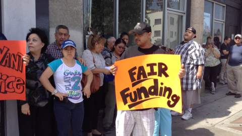 Los manifestantes quieren un aumento del 10 por ciento para las agencias que ayudan a personas discapacitadas en California.