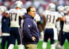 Bill Belichick y sus Patriots están una vez más bajo la mira de la NFL / Getty Images