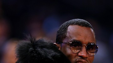 Puff Daddy es todo un empresario y por eso es el nuevo rapero mejor pagado en el mundo, destronando a Jay Z, en la derecha.