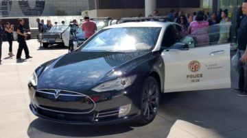 Un Tesla modelo S P85D pronto patrullaría las calles angelinas.