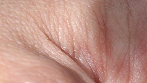 10/08/15 / Retiree Leticia Haspura speaks to La Opinion about her new job as an Uber driver. Lured by income and flexibility some retirees are becoming Uber drivers. (Photo by Aurelia Ventura/La Opinion)