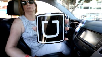 Leticia Haspura es una de las conductoras de Uber. (Photo by Aurelia Ventura/La Opinion)