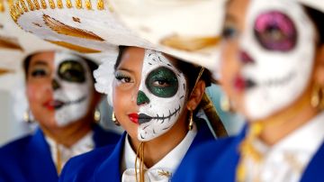 El festival del Día de Los Muertos en Hollywood Forever es una de las celebraciones más diversas e importantes de Los Ángeles (Foto: Aurelia Ventura/La Opinión)