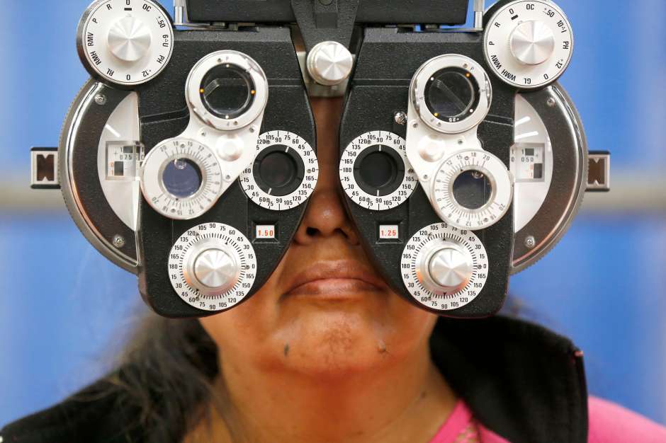 Las autoridades de salud recomiendan un examen ocular al menos una vez al año para los mayores de 65 años. /Aurelia Ventura