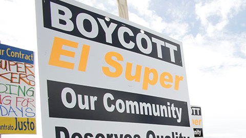 Los trabajadores de El Super exigen que se respeten sus derechos.