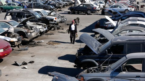 10/30/15 /SUN VALLEY/From doors, radiators, starters or hard-to-get auto parts could be found at U Pick Parts in Sun Valley. For more than a half-century U Pick Parts has served San Fernando Valley residents and Hollywood filmmakers. The landmark will be closing its doors Jan. 1 2016. (Photo by Aurelia Ventura/La Opinion)