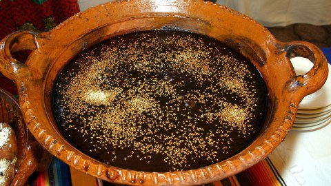 En la la "Feria de los Moles" de Los Ángeles, los mejores chefs de los estados mexicanos de Oaxaca y Puebla medirán sus fuerzas.