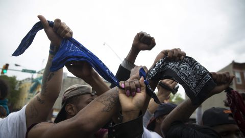 FISCALÍA DE BALTIMORE PRESENTARÁ CARGOS CONTRA POLICÍAS POR LA MUERTE DE GRAY