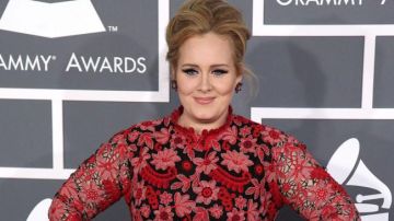 Adele llora al presentar en la radio su nuevo single 'Hello'