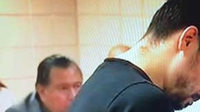 Larry Hernández en la Corte, antes de salir libre luego de pagar la fianza que se le impuso.