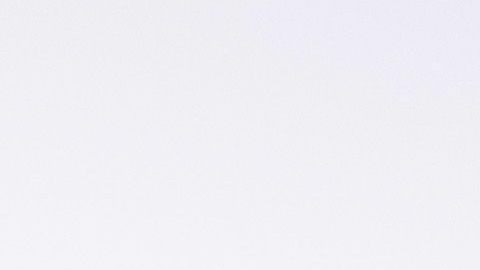 Ciclistas del 2East Side Bike Club" se preparan para su recorrido semanal en un parque en la ciudad de Montebello, CA.