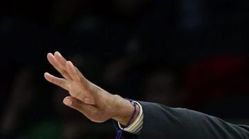 Fisher se echa a toda la NBA en contra.