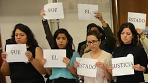 Padres de los 43 normalistas de Ayotzinapa claman justicia.