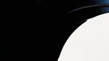 Iniesta en la clásica vista del 'barrel gun' de la franquicia Bond.