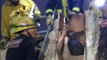 Un adolescente de 15 años quedó atorado dentro de una chimenea de un edificio de apartamentos en Oxnard.
