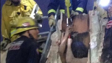 Un adolescente de 15 años quedó atorado dentro de una chimenea de un edificio de apartamentos en Oxnard.