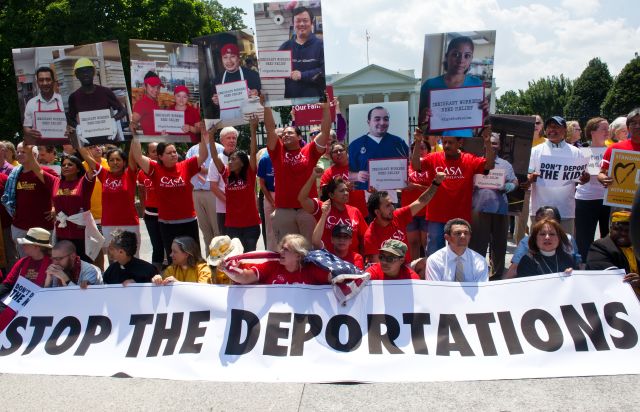 Gobierno descarta deportar a 11 millones de indocumentados (VIDEO)