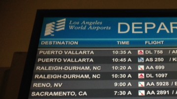 Vuelos cancelados de LAX a Puerto Vallarta.
