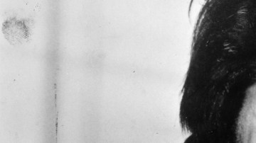 Se dice que unas 600.000 personas visitan cada año su casa-museo, Graceland.